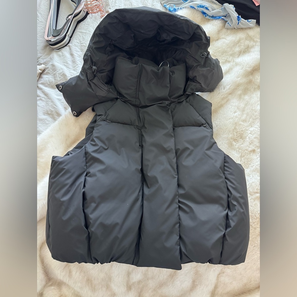 Women's Black Puffer Vest
